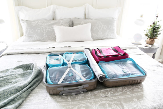 how to be organized when traveling anywhere